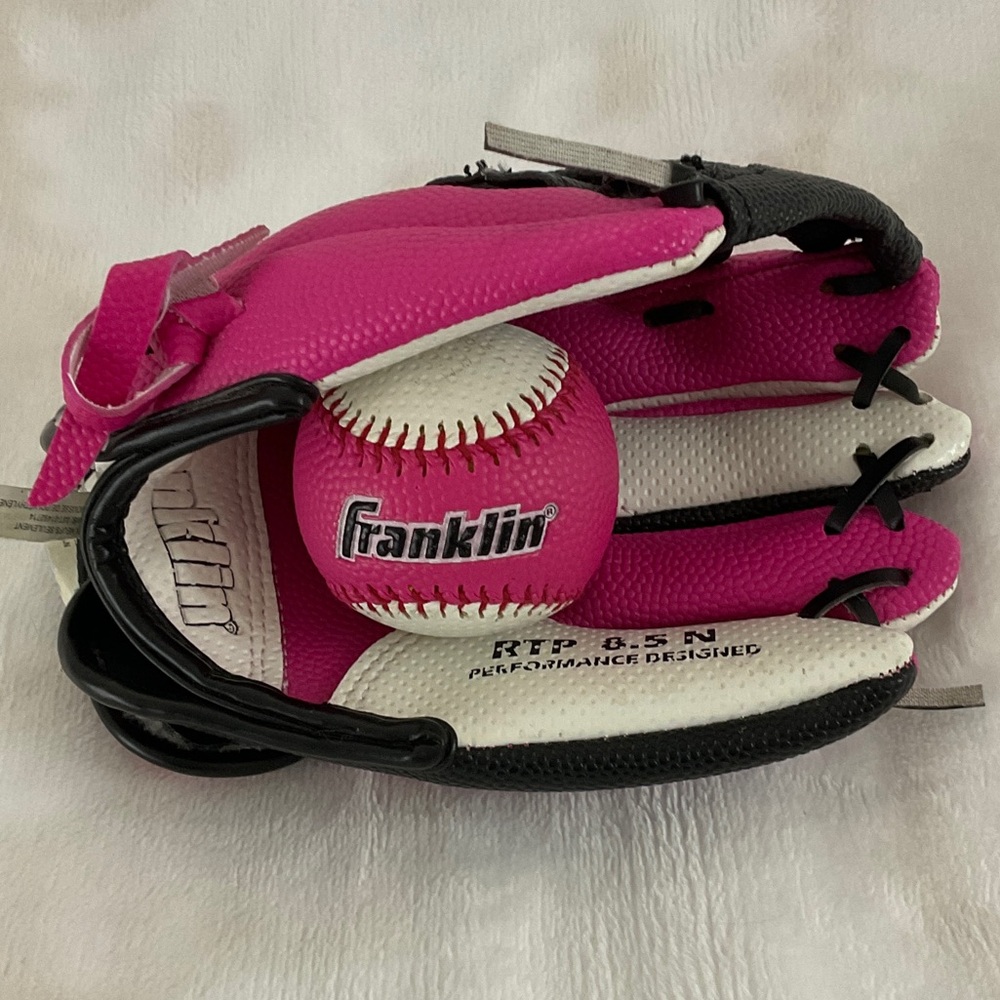 Franklin Pink Youth Baseball/Softball Glove + Ball Set • 8.5”